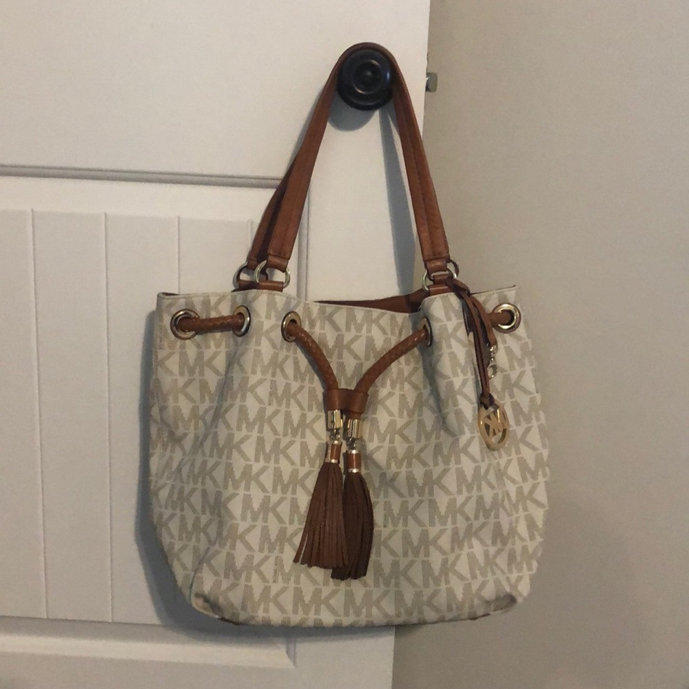 Michael Kors Signature Jet Set Fringe Tassel tote